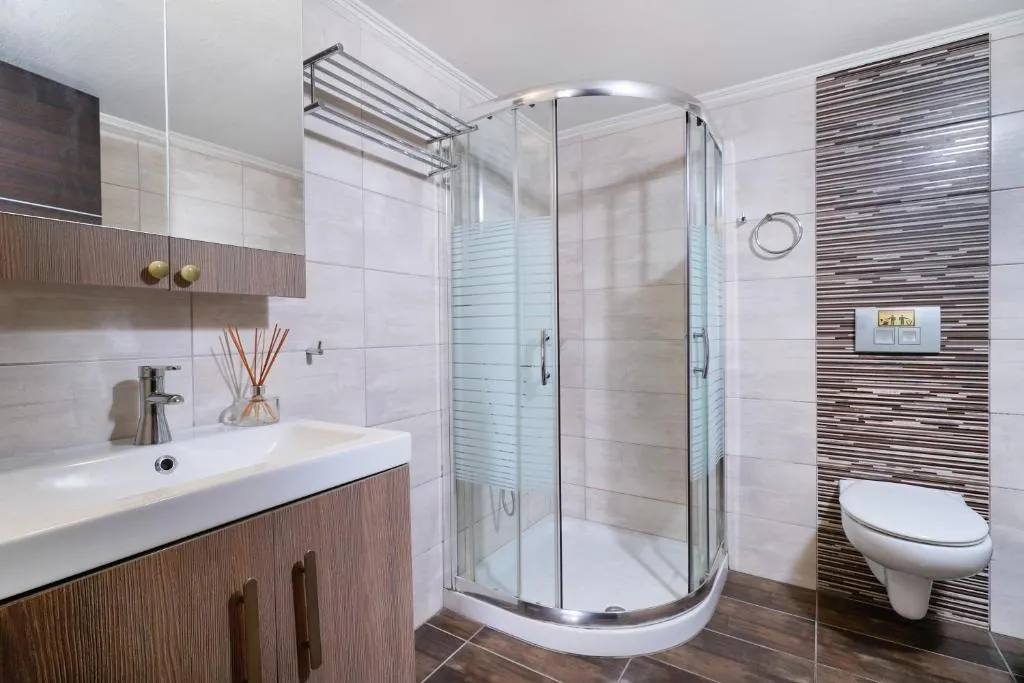Tiara Holidays - Endless Blue Sea Resort - Superior Studio (3 Adults) with Sea View - bathroom